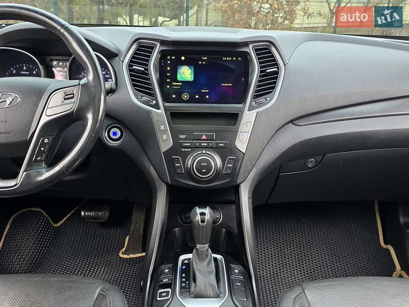 Внедорожник / Кроссовер Hyundai Santa FE 2016 в Хмельницком