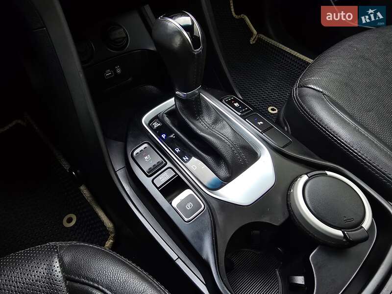 Внедорожник / Кроссовер Hyundai Santa FE 2016 в Хмельницком