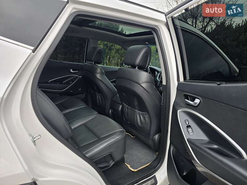 Внедорожник / Кроссовер Hyundai Santa FE 2016 в Хмельницком