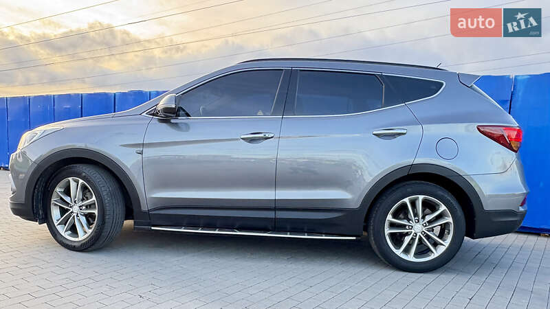 Внедорожник / Кроссовер Hyundai Santa FE 2016 в Виннице