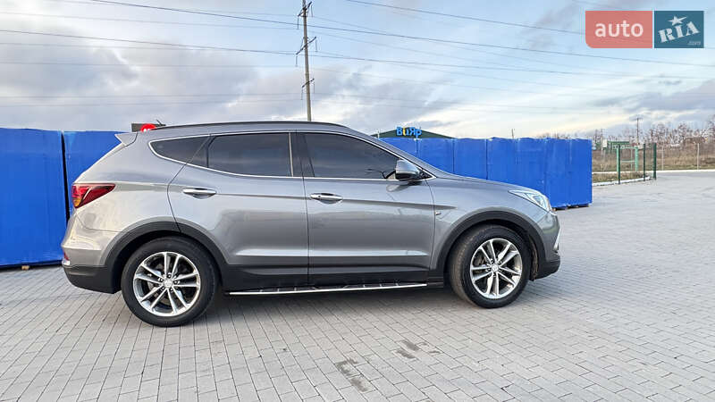 Внедорожник / Кроссовер Hyundai Santa FE 2016 в Виннице