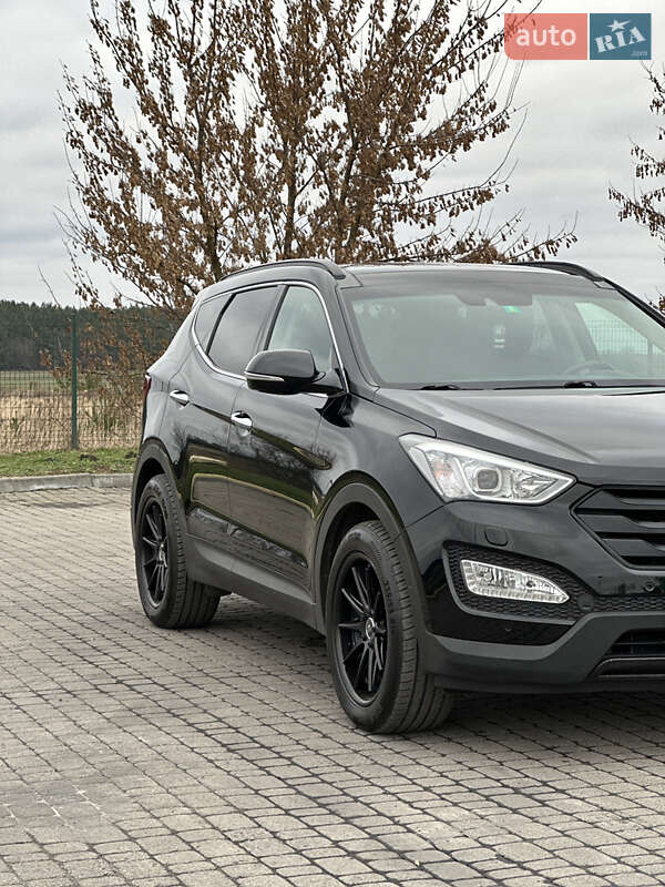 Внедорожник / Кроссовер Hyundai Santa FE 2014 в Радивилове