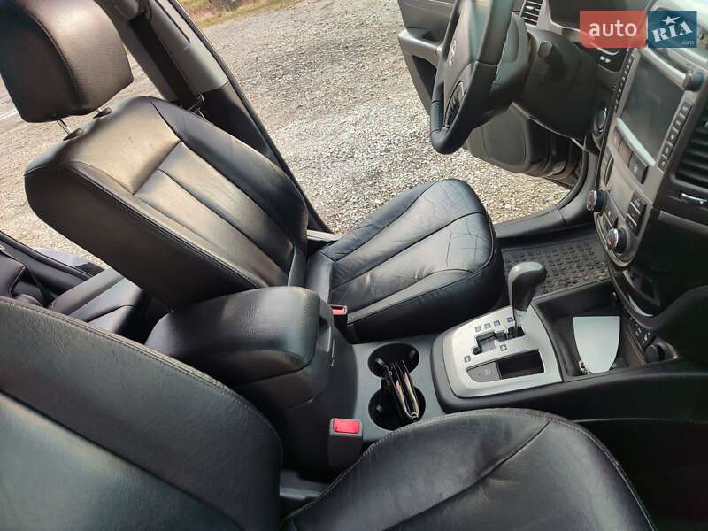 Внедорожник / Кроссовер Hyundai Santa FE 2010 в Ивано-Франковске