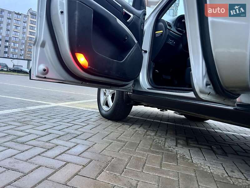 Позашляховик / Кросовер Hyundai Santa FE 2006 в Житомирі