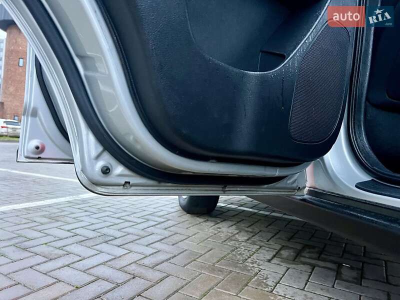 Позашляховик / Кросовер Hyundai Santa FE 2006 в Житомирі