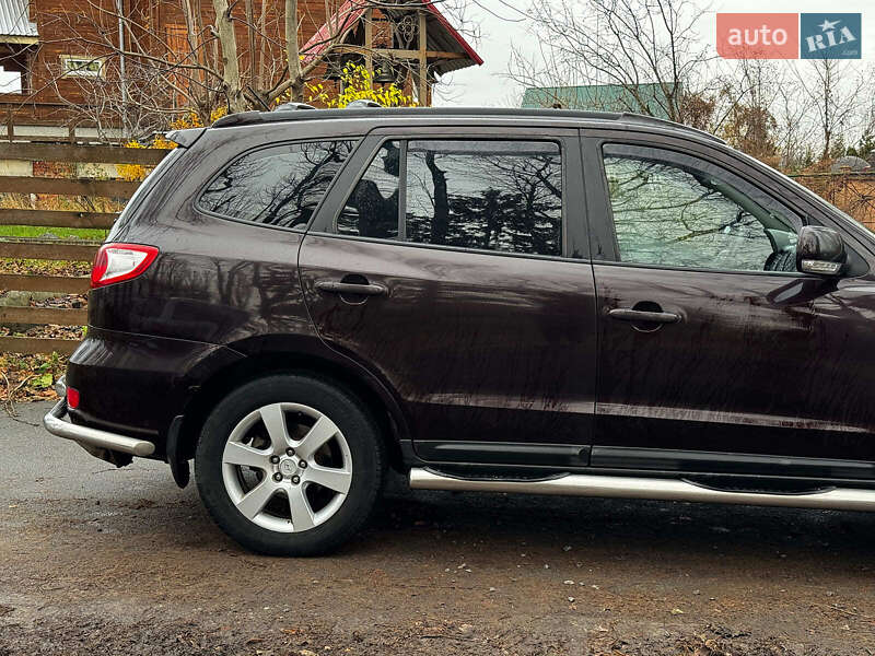 Внедорожник / Кроссовер Hyundai Santa FE 2009 в Киеве