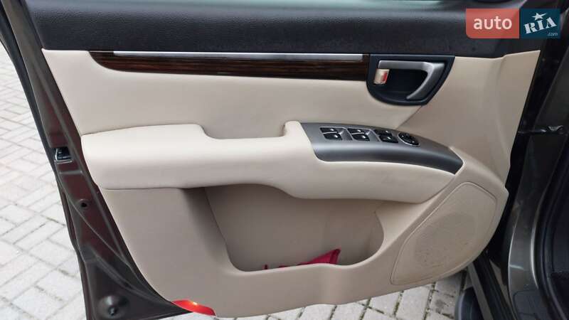 Внедорожник / Кроссовер Hyundai Santa FE 2011 в Запорожье