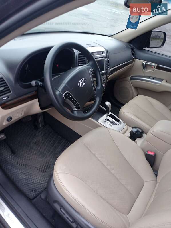 Внедорожник / Кроссовер Hyundai Santa FE 2011 в Виннице