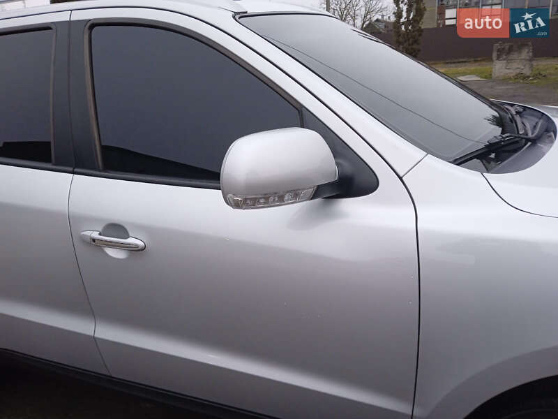 Внедорожник / Кроссовер Hyundai Santa FE 2011 в Березному