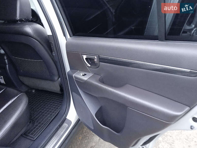 Внедорожник / Кроссовер Hyundai Santa FE 2011 в Березному