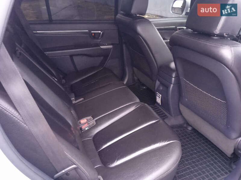 Внедорожник / Кроссовер Hyundai Santa FE 2011 в Березному