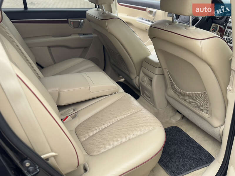 Внедорожник / Кроссовер Hyundai Santa FE 2009 в Ивано-Франковске