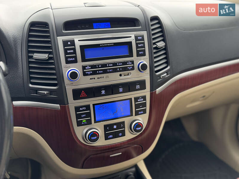 Внедорожник / Кроссовер Hyundai Santa FE 2009 в Ивано-Франковске