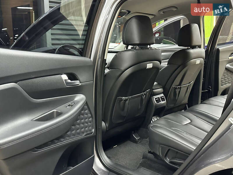 Внедорожник / Кроссовер Hyundai Santa FE 2020 в Киеве