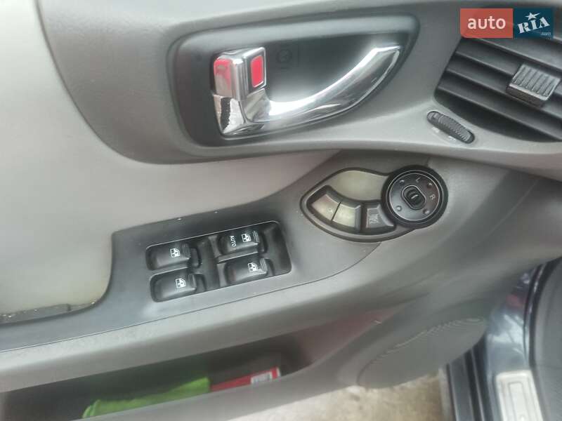 Позашляховик / Кросовер Hyundai Santa FE 2005 в Харкові фото 7 Позашляховик / Кросовер Hyundai Santa FE 2005 в Харкові