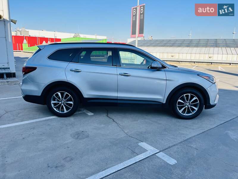 Внедорожник / Кроссовер Hyundai Santa FE 2016 в Киеве