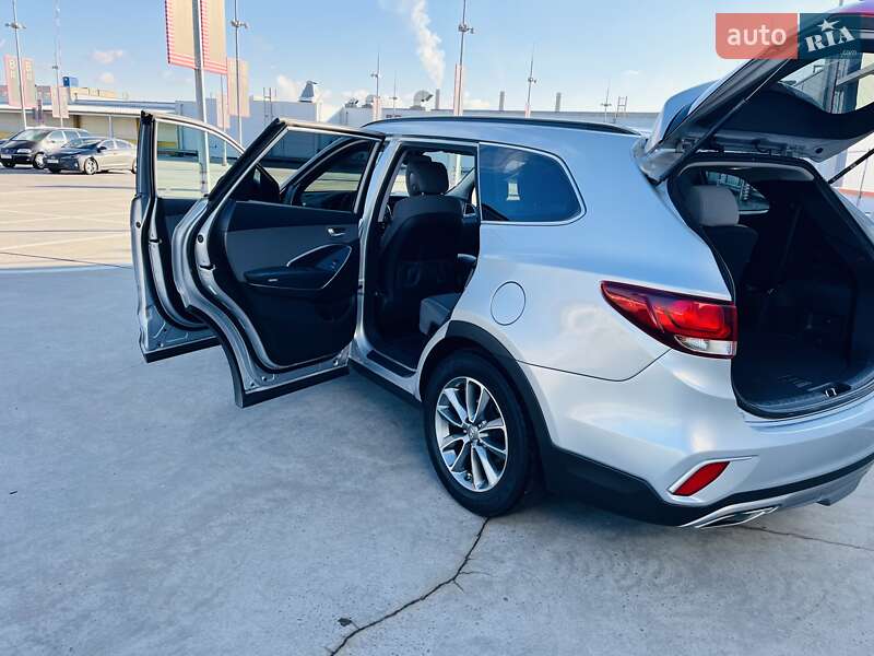 Внедорожник / Кроссовер Hyundai Santa FE 2016 в Киеве