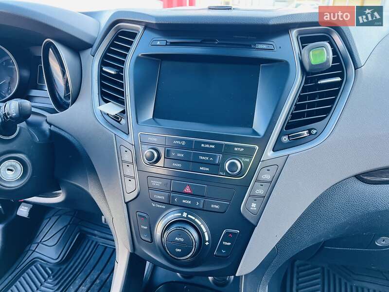 Внедорожник / Кроссовер Hyundai Santa FE 2016 в Киеве