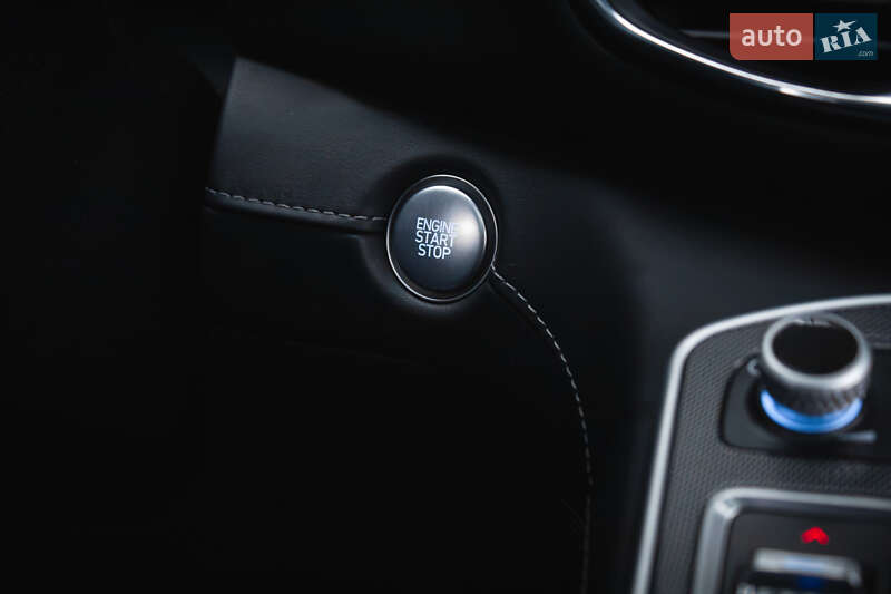 Внедорожник / Кроссовер Hyundai Santa FE 2023 в Киеве