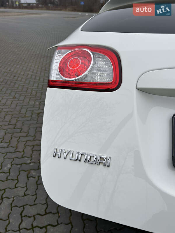 Внедорожник / Кроссовер Hyundai Santa FE 2011 в Коломые