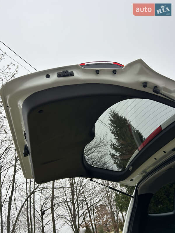 Внедорожник / Кроссовер Hyundai Santa FE 2011 в Коломые