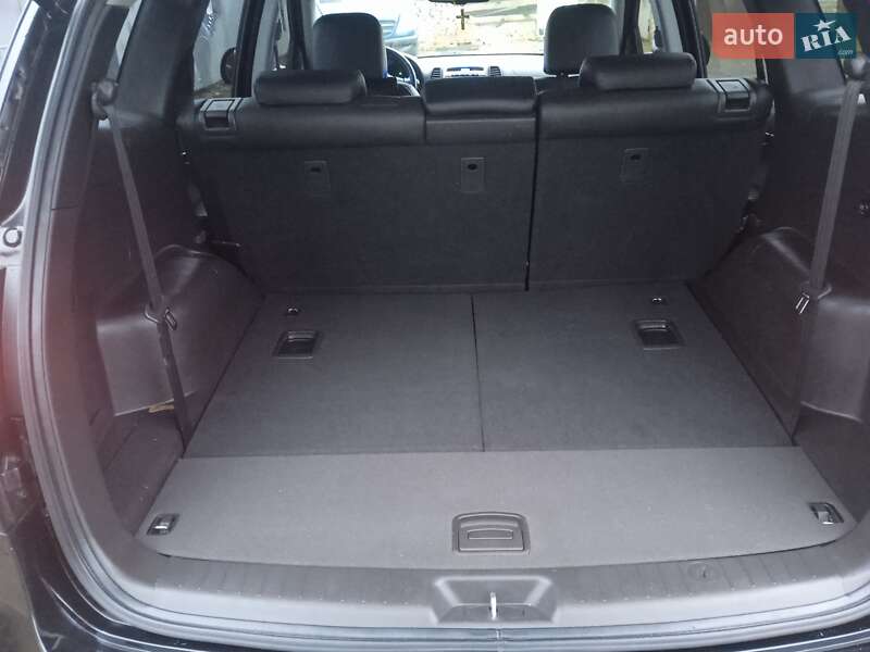 Позашляховик / Кросовер Hyundai Santa FE 2012 в Сарнах