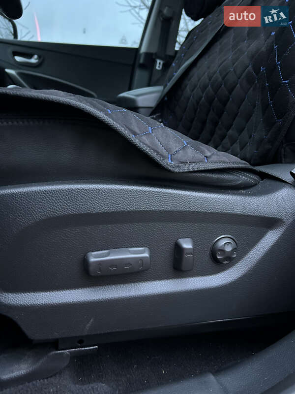 Внедорожник / Кроссовер Hyundai Santa FE 2013 в Ровно