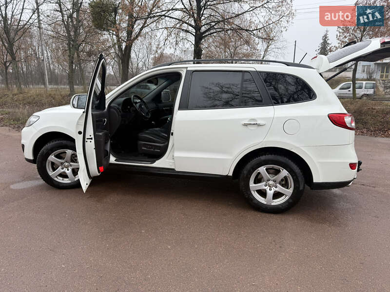 Внедорожник / Кроссовер Hyundai Santa FE 2011 в Чернигове