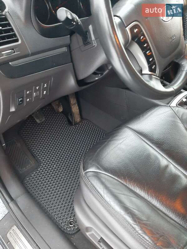 Позашляховик / Кросовер Hyundai Santa FE 2011 в Чернівцях