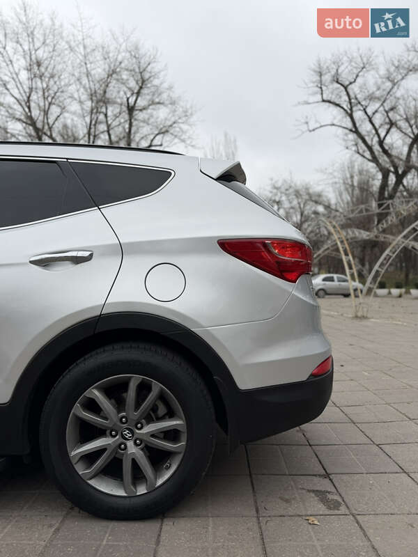 Внедорожник / Кроссовер Hyundai Santa FE 2013 в Запорожье