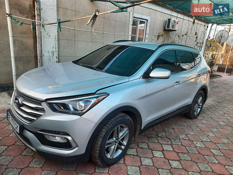 Внедорожник / Кроссовер Hyundai Santa FE 2016 в Врадиевке