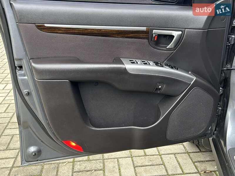 Позашляховик / Кросовер Hyundai Santa FE 2011 в Прилуках