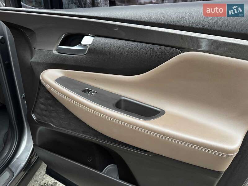 Внедорожник / Кроссовер Hyundai Santa FE 2019 в Киеве фото 47 Внедорожник / Кроссовер Hyundai Santa FE 2019 в Киеве