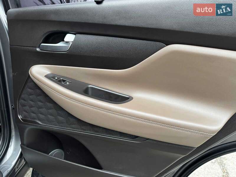 Внедорожник / Кроссовер Hyundai Santa FE 2019 в Киеве фото 49 Внедорожник / Кроссовер Hyundai Santa FE 2019 в Киеве