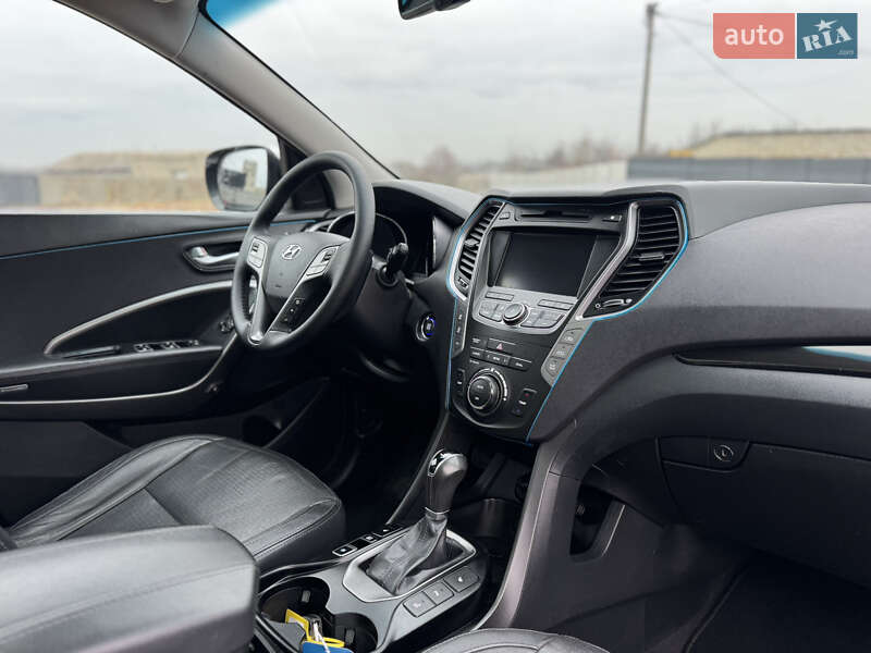 Позашляховик / Кросовер Hyundai Santa FE 2013 в Дубні