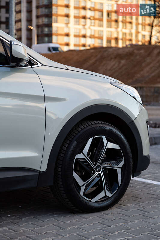 Позашляховик / Кросовер Hyundai Santa FE 2013 в Києві