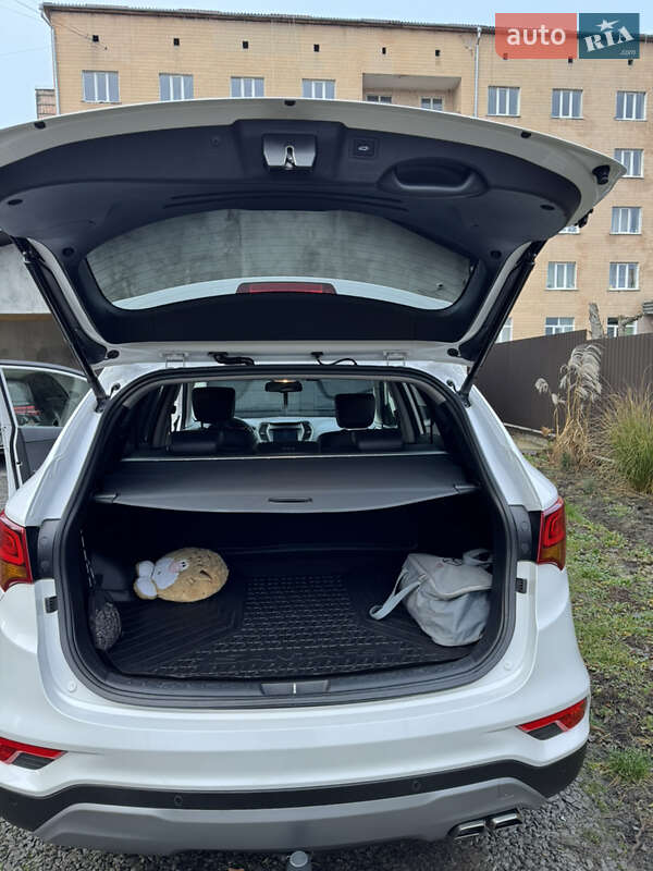 Позашляховик / Кросовер Hyundai Santa FE 2016 в Кам'янець-Подільському