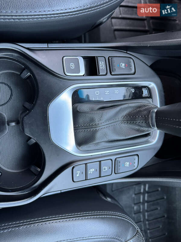 Позашляховик / Кросовер Hyundai Santa FE 2016 в Кам'янець-Подільському