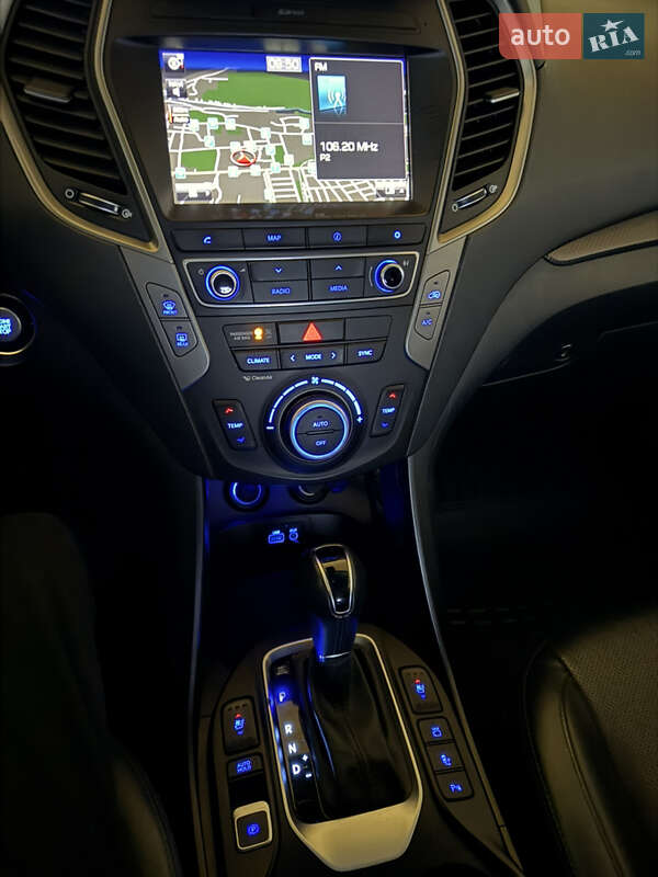 Позашляховик / Кросовер Hyundai Santa FE 2016 в Кам'янець-Подільському