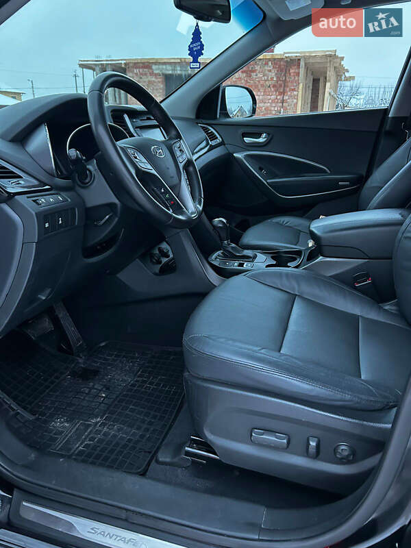 Позашляховик / Кросовер Hyundai Santa FE 2015 в Чернівцях