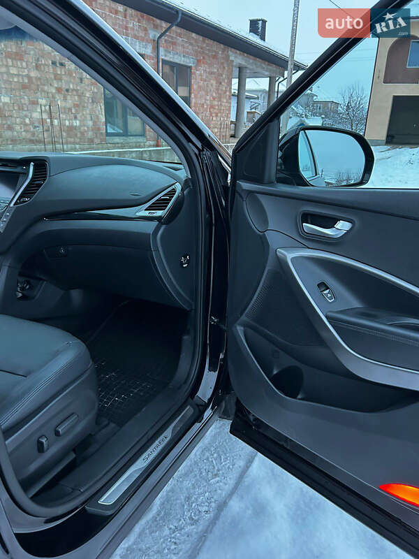 Позашляховик / Кросовер Hyundai Santa FE 2015 в Чернівцях