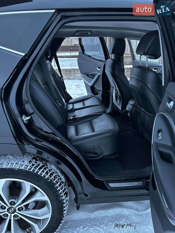 Позашляховик / Кросовер Hyundai Santa FE 2015 в Чернівцях