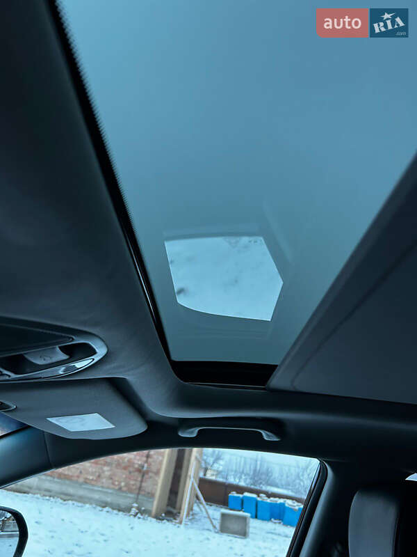 Позашляховик / Кросовер Hyundai Santa FE 2015 в Чернівцях