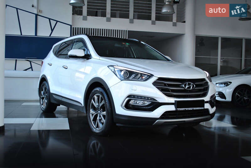 Позашляховик / Кросовер Hyundai Santa FE 2016 в Рівному