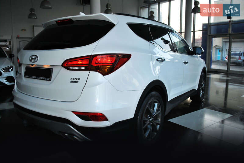 Позашляховик / Кросовер Hyundai Santa FE 2016 в Рівному