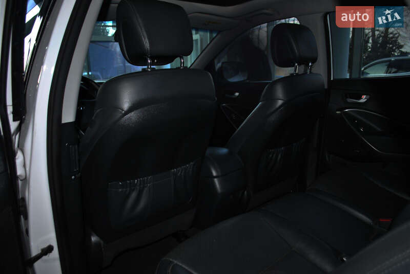 Позашляховик / Кросовер Hyundai Santa FE 2016 в Рівному