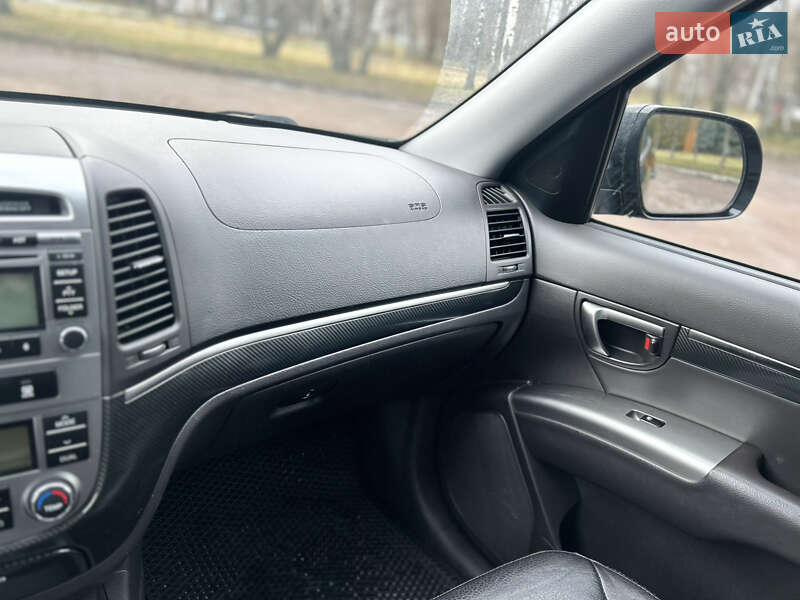 Внедорожник / Кроссовер Hyundai Santa FE 2011 в Житомире