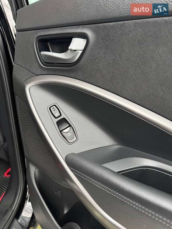 Внедорожник / Кроссовер Hyundai Santa FE 2013 в Киеве