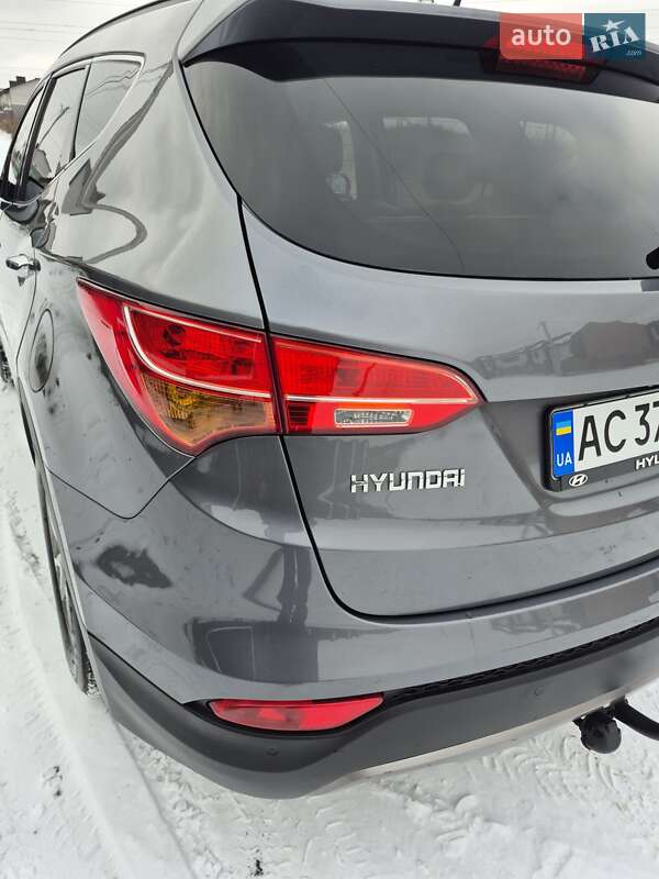 Позашляховик / Кросовер Hyundai Santa FE 2012 в Рівному