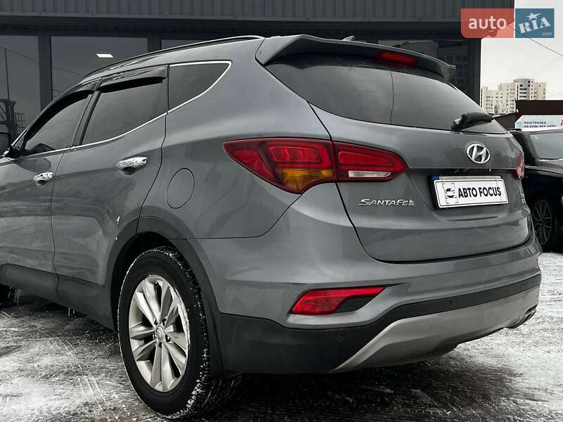 Внедорожник / Кроссовер Hyundai Santa FE 2017 в Киеве